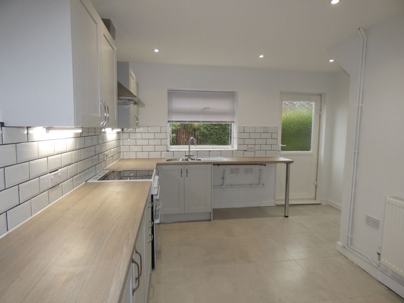 Kitchen/Breakfast- click for photo gallery